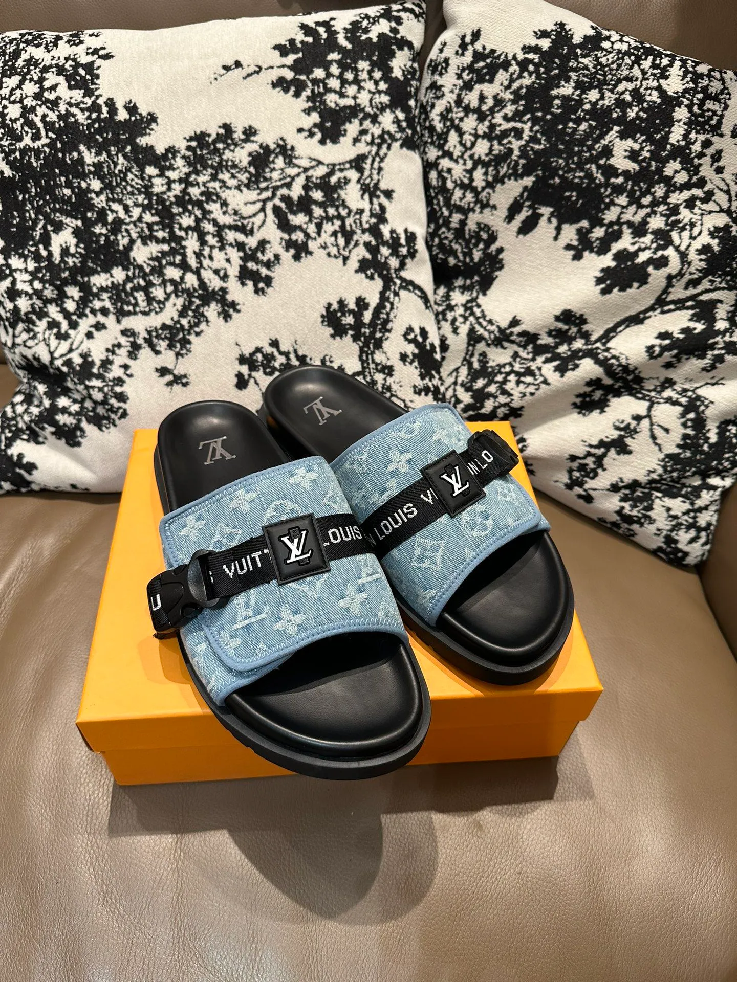 Men's shoes 💰360💰 LV buckle and Velcro, cowhide surface, sheepskin lining, size 36-46